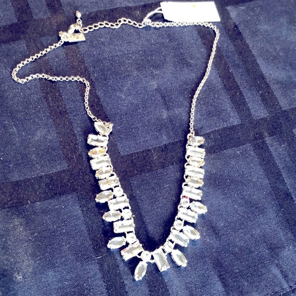 KATE SPADE NWT SILVER AND RHINESTONE NECKLACE🌸 - Picture 4 of 4
